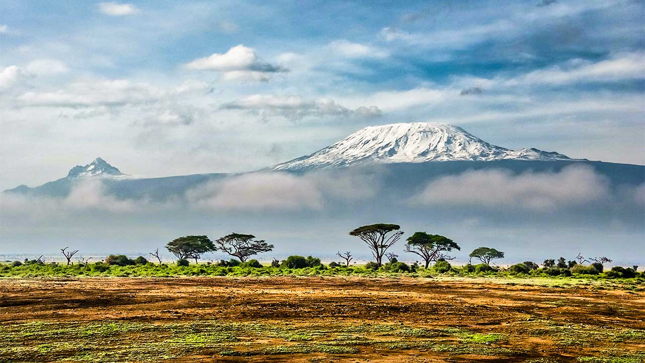 Der Kilimandscharo von Kenia aus gesehen